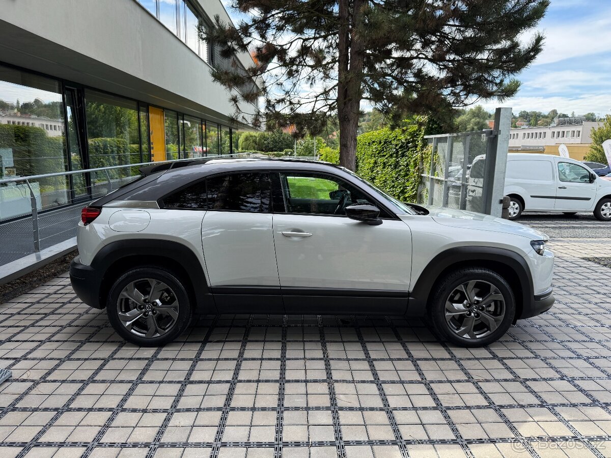 Mazda MX-30, e-Skyactive BOSE / 360° kamera - 4