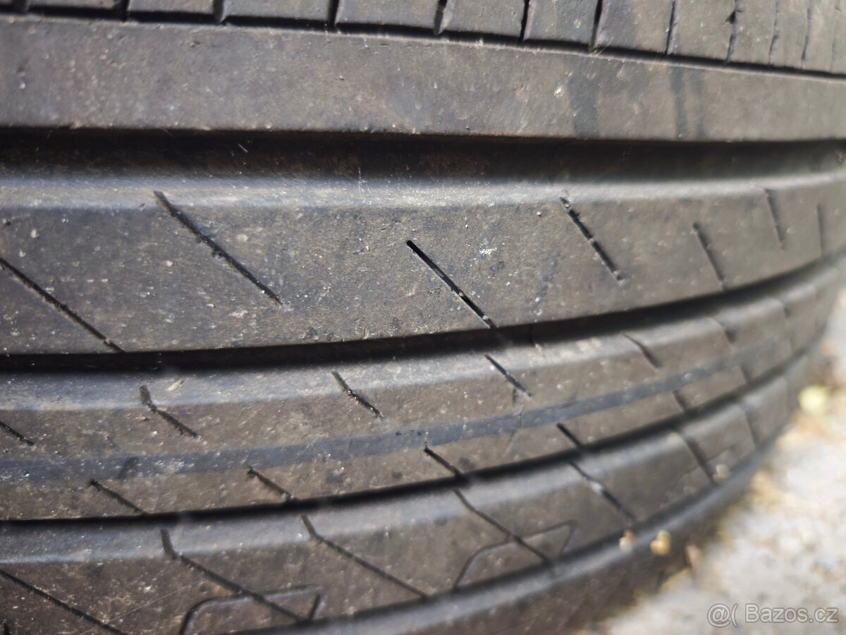 Goodyear Efficientgrip Performance 2 215/50/18 zánovní 7.5mm - 4