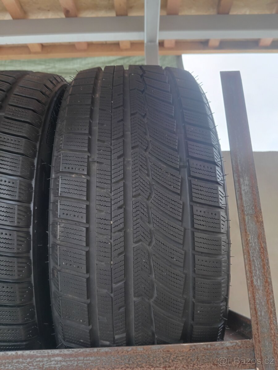 Sada zimních pneu 205/45/17.Austone. - 4