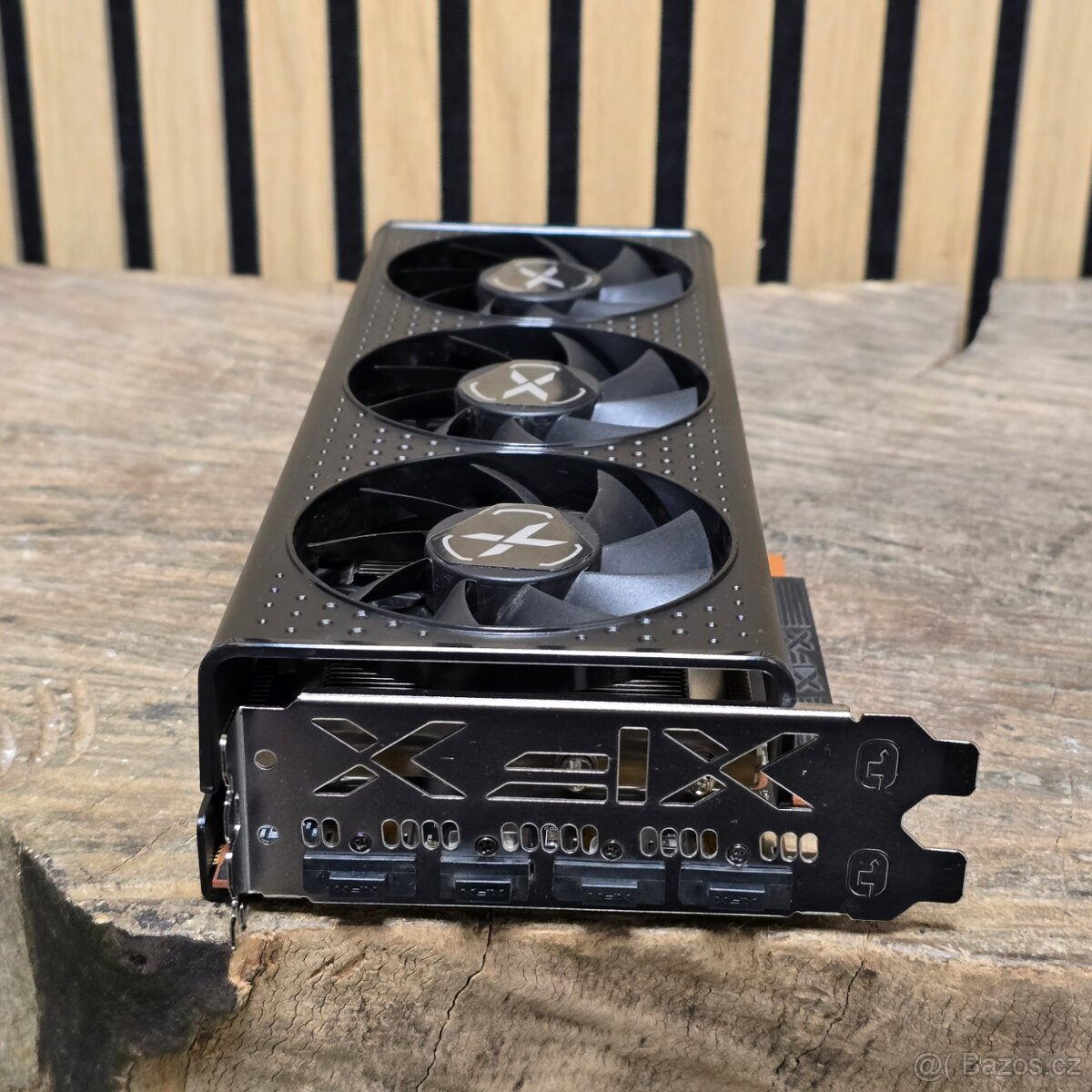 XFX AMD Radeon RX 6600XT Speedster QICK 308 8GB - 4