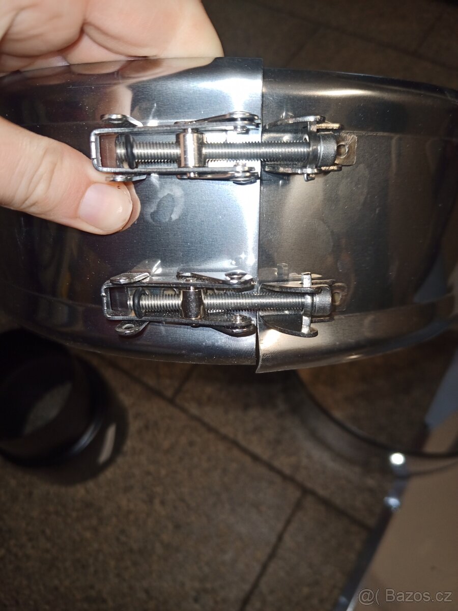 PRODÁM OCHRANU KOMÍNA NA STŘECHU - 4