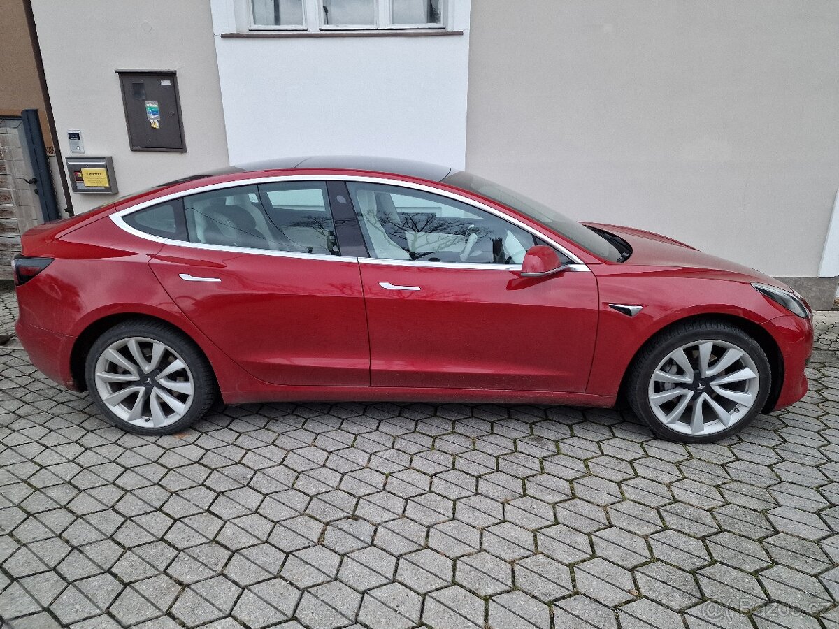 Prodám Tesla model 3 odpočet DPH - 4