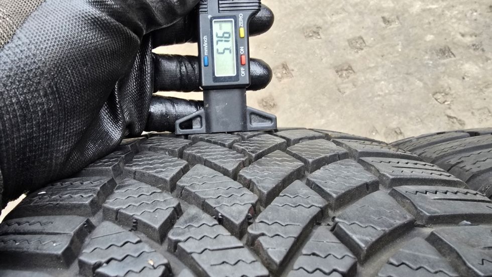 Zimní pneu 215/60/16 Bridgestone - 4