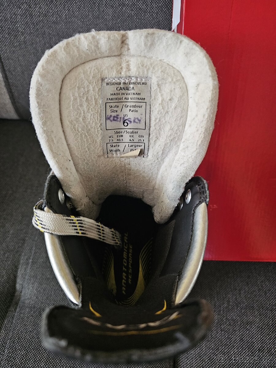 HOKEJOVÉ BRUSLE CCM vel.40,5-6,5 - 4