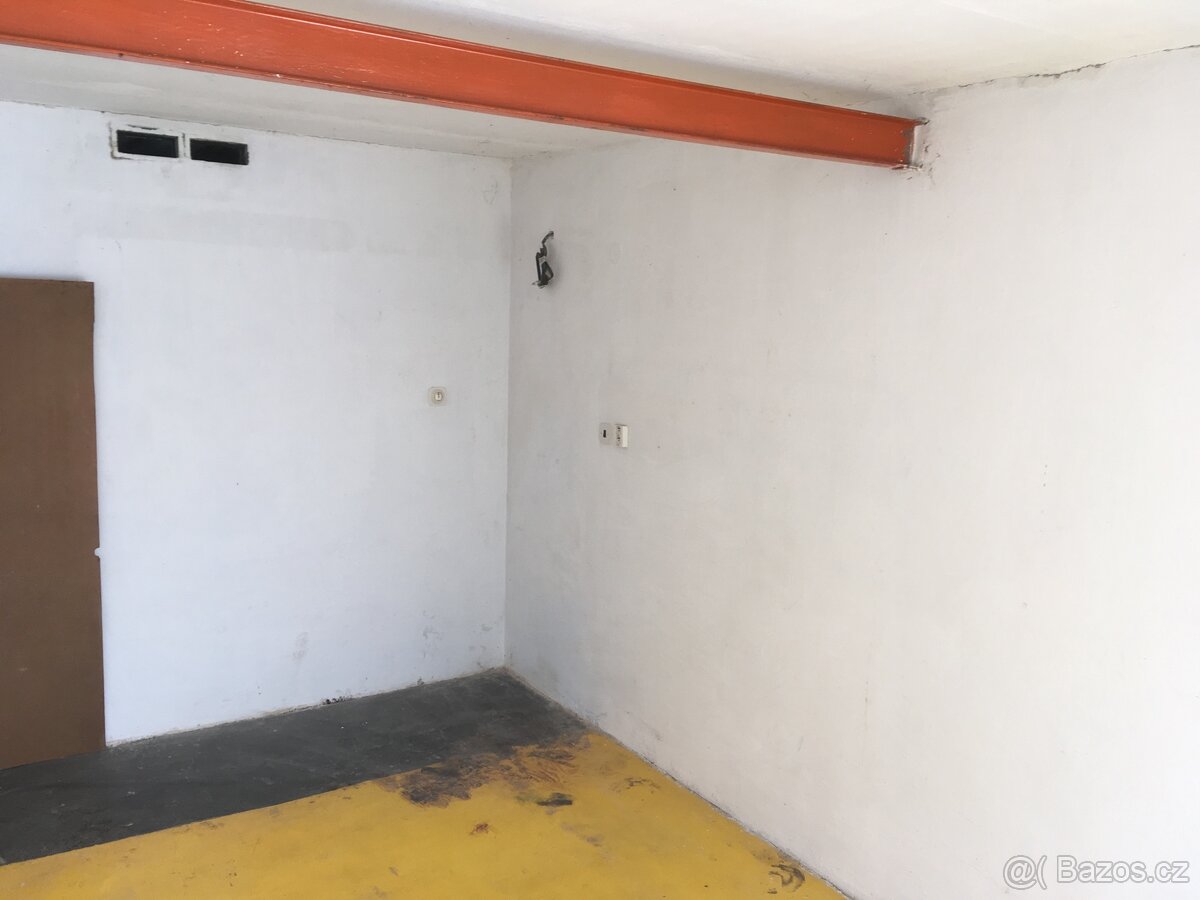 Pronájem řadové garáže - 4