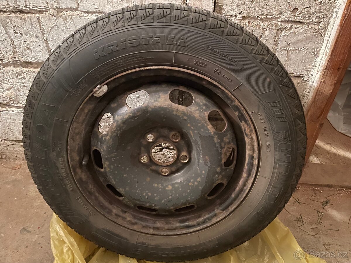 Zimní kola 4x 195/65 R15, plechy, jeté, použitelná (Golf 4) - 4
