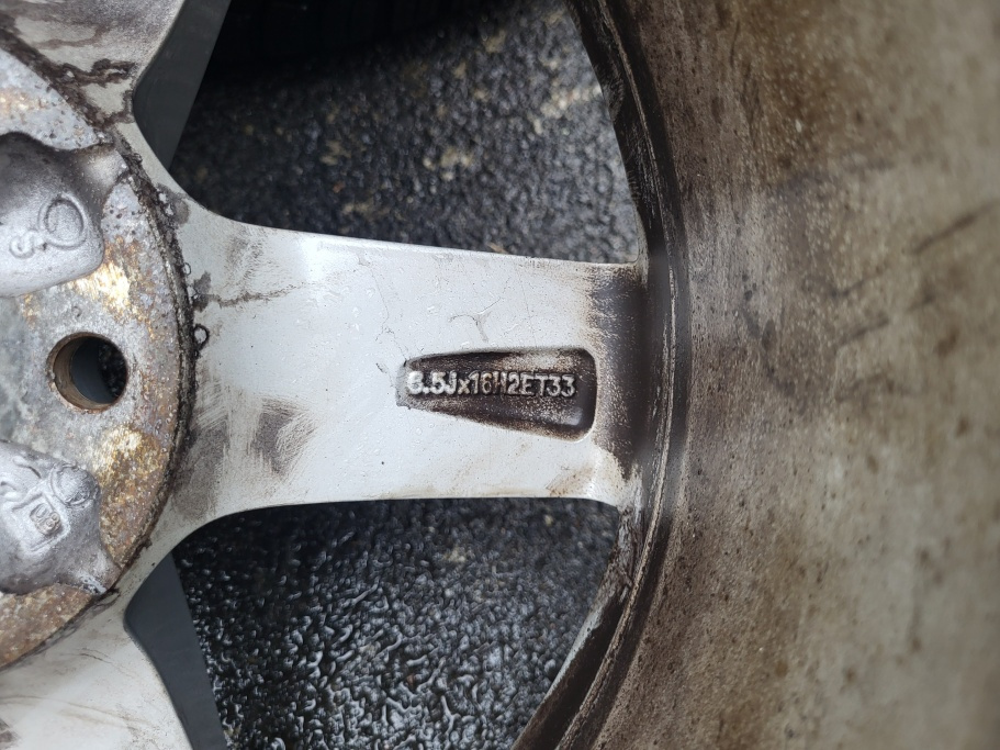 Alu kola Seat R16 originál zimní sada 5x112 pneu 215/60 - 4