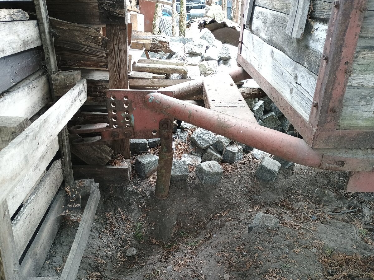 Teleskopické rameno + valník - 4