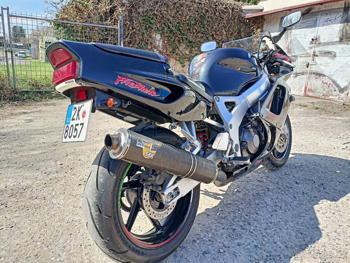 Honda cbr 900 sc28 - 4
