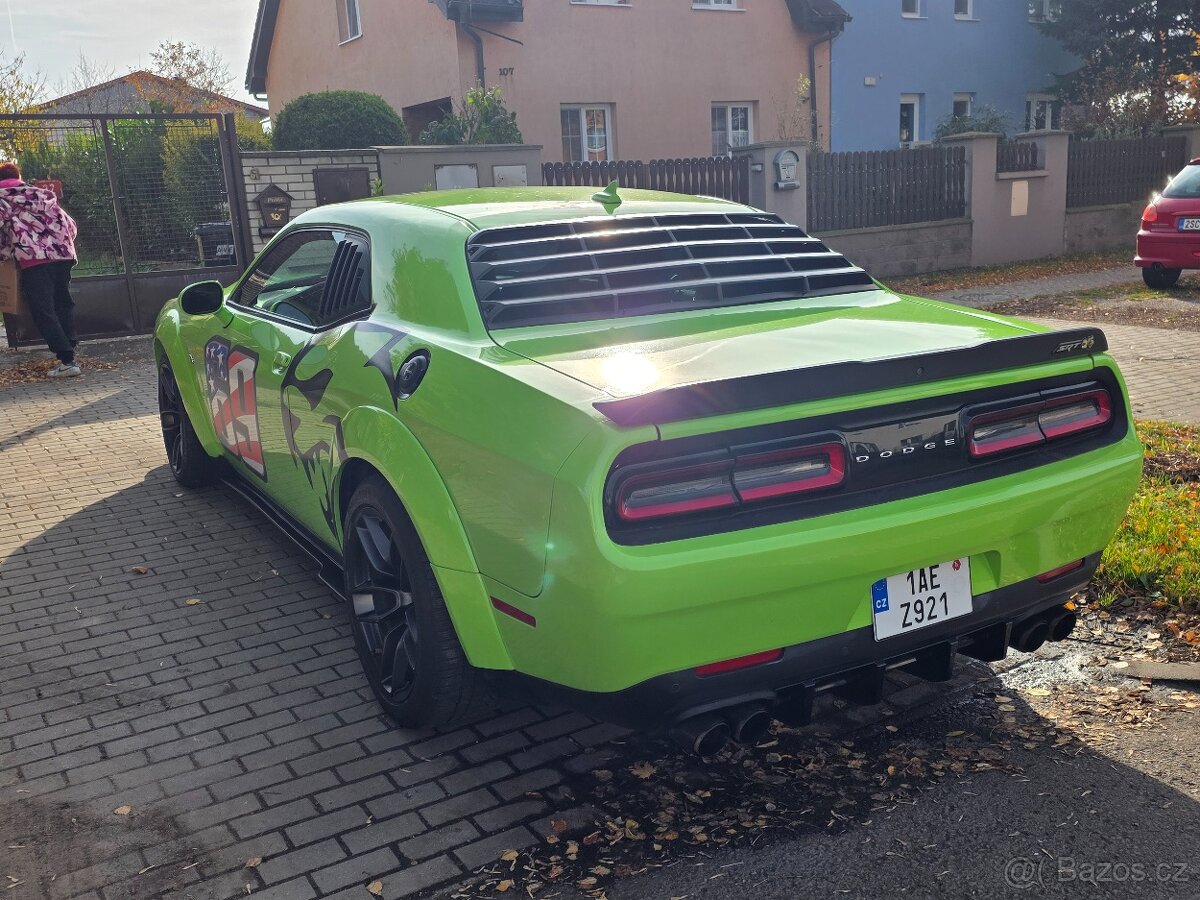 Dodge Challenger SRT 6,4 HEMI scat pack - 4