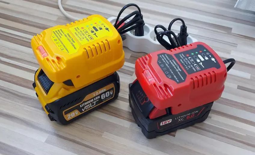 Mini nabíječka 230V, pro Aku Milwaukee M18V, nová. - 4