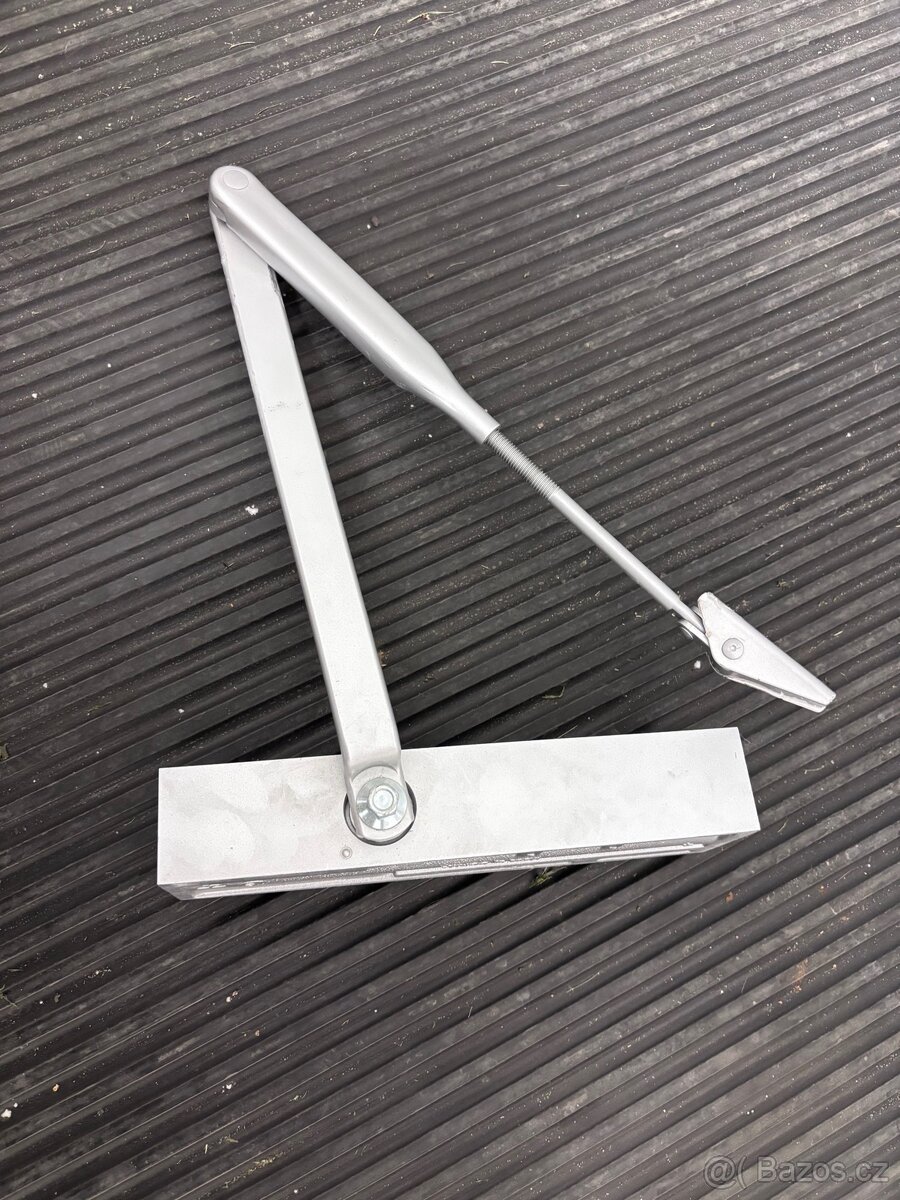 Dveřní zavírač - 4