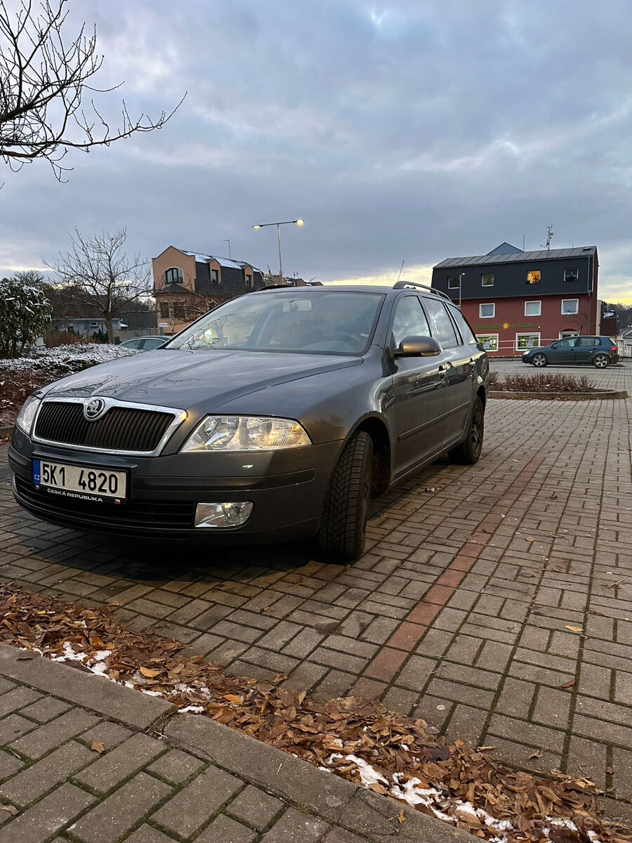 Škoda Octavia 2 1,6 benzin 2007 - 4