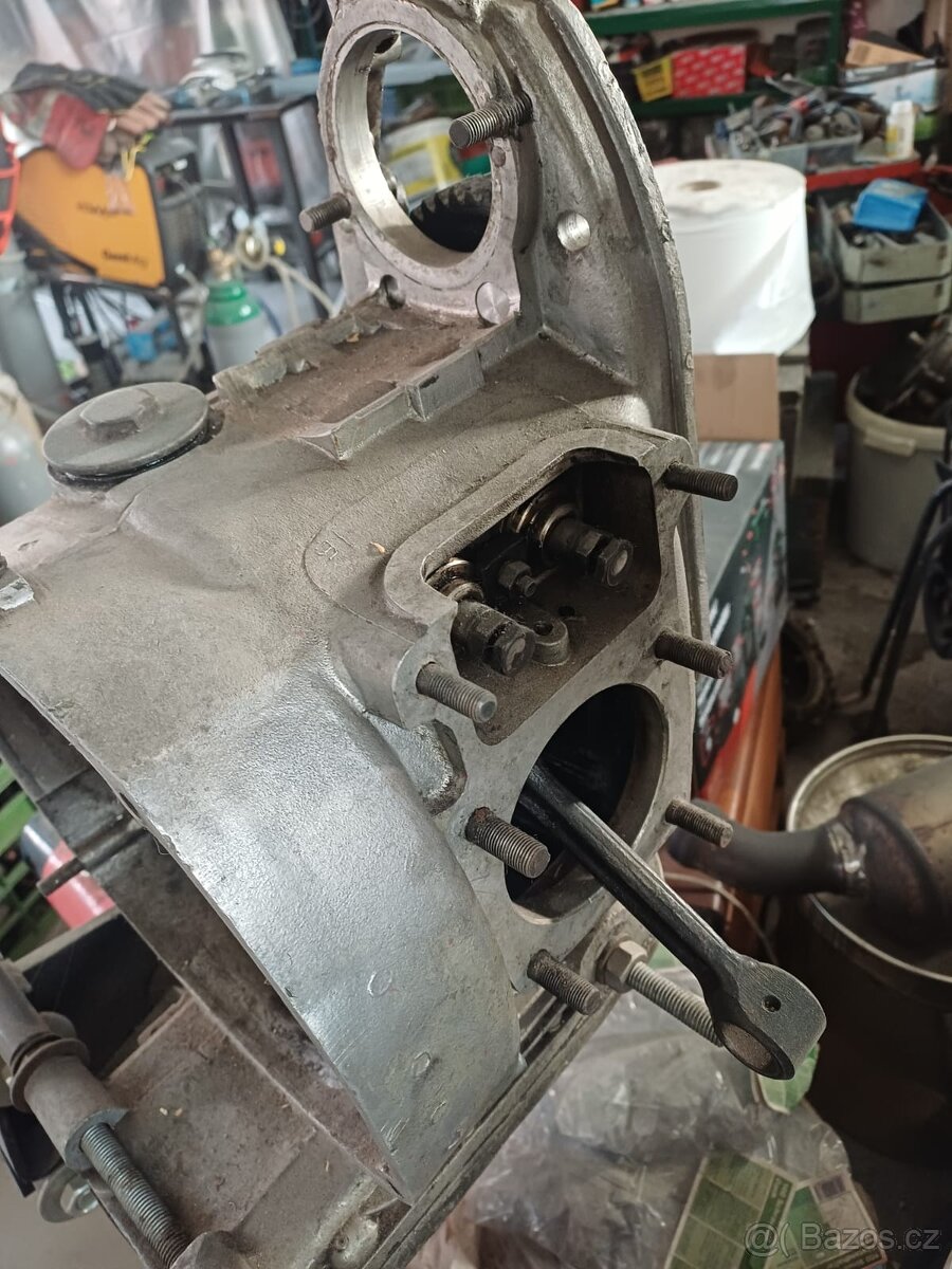 Prodám na motocykl M 72 různé náhradní d - 4