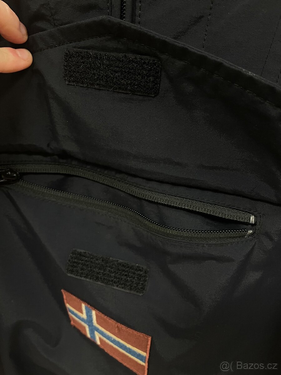 Zimní černá bunda napapijri - 4