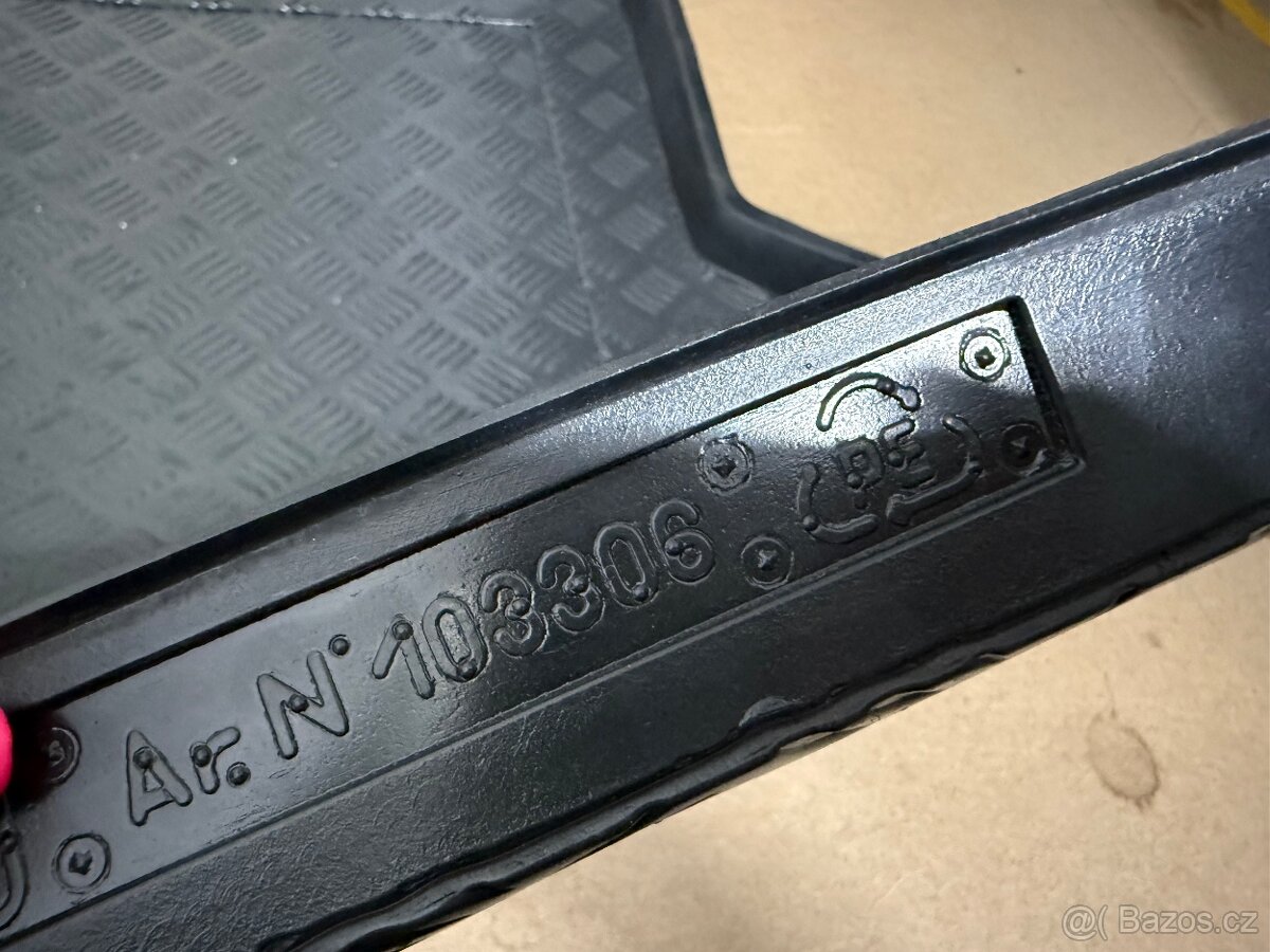 Plastová vana na Lexus IS 250 od 2005-2013 - 4