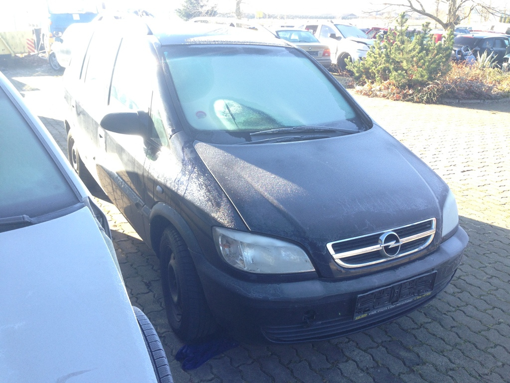 Opel Zafira 2,0DTi 74kW 2004 - krásná - díly - 4