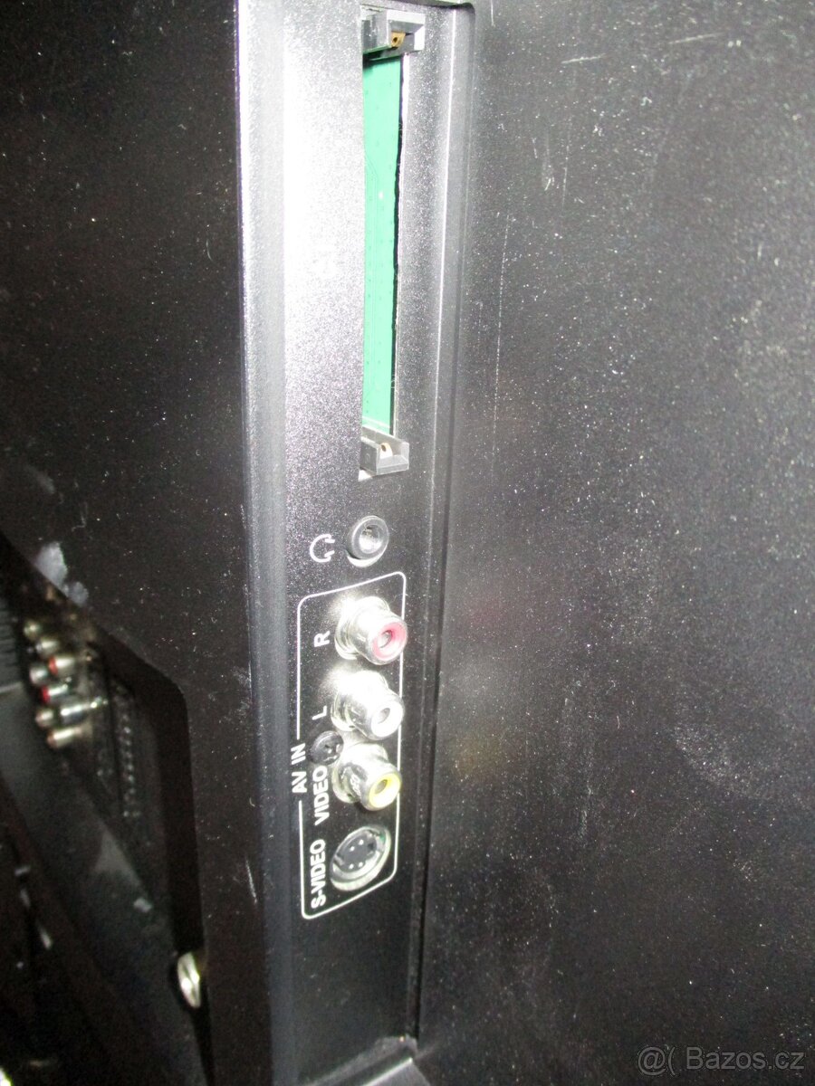 LCD televize 66cm SHARP, 26 palců, nemá DVT2 - 4