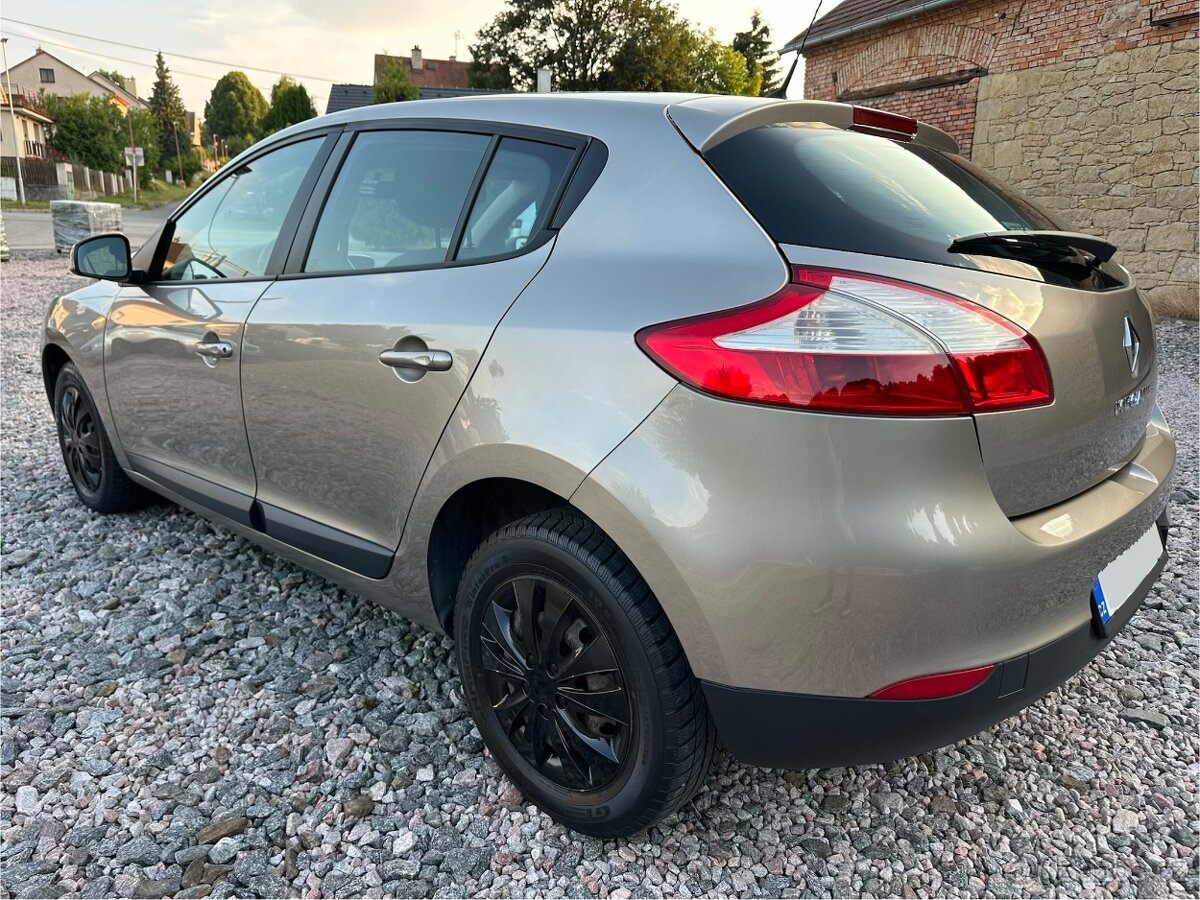 Renault Megane 1.6i - 4