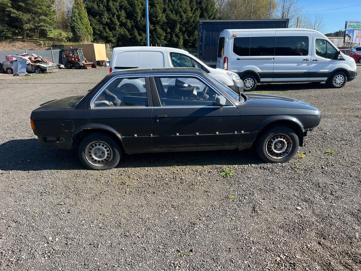 BMW E30 318i Coupe chromák - 4