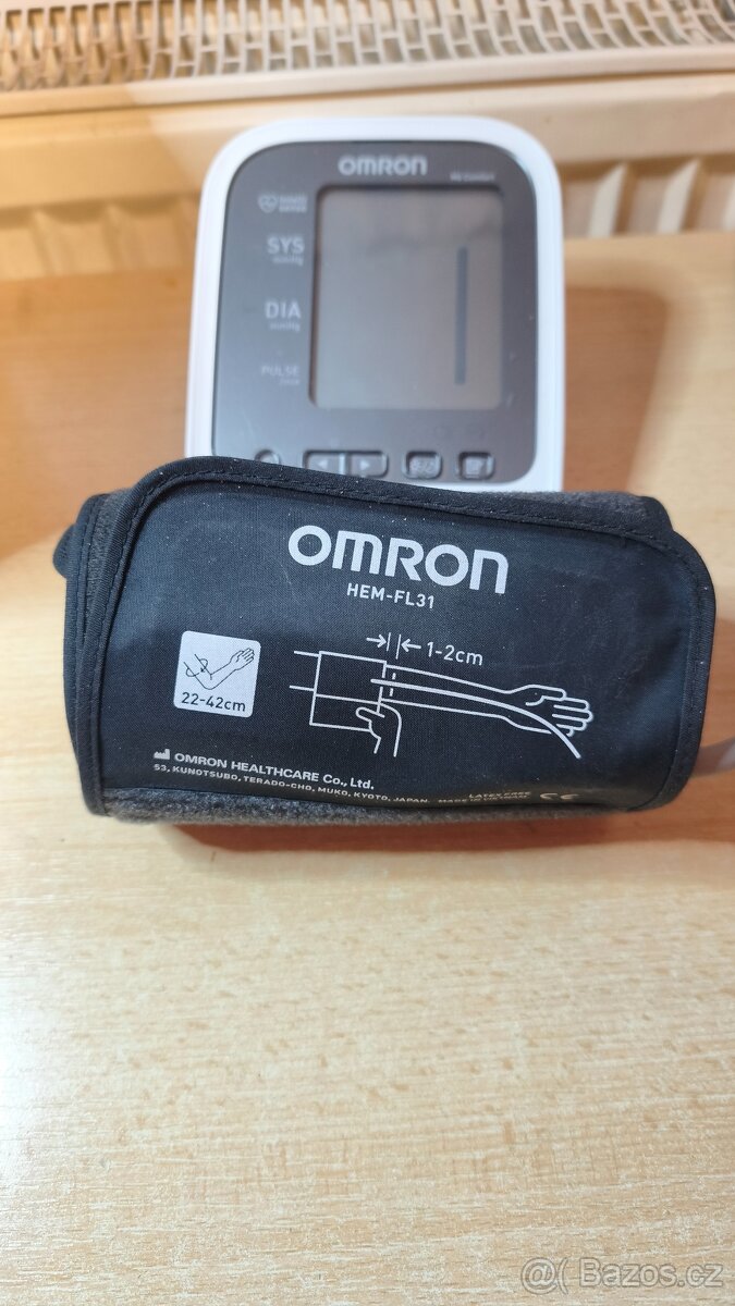 Měřič krevního tlaku Omron M6 Comfort - 4