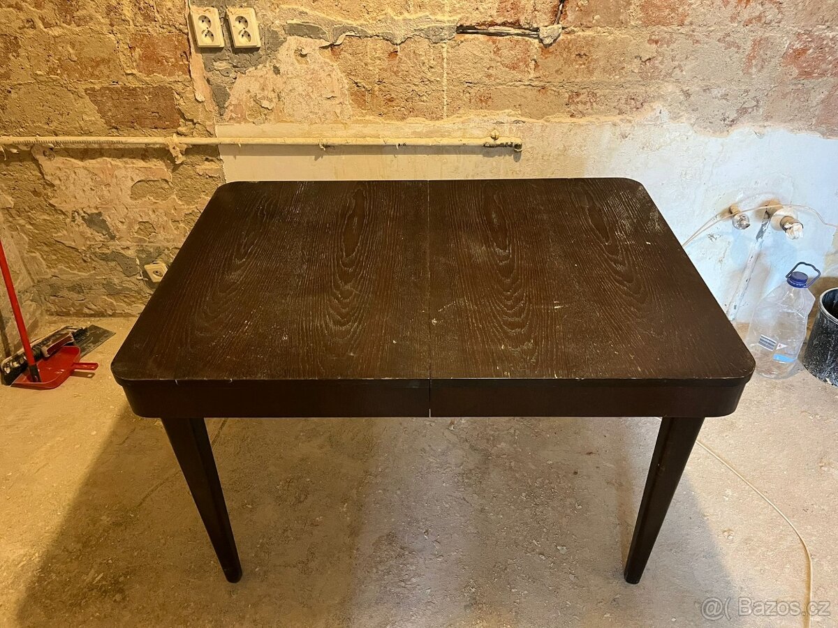 Rozkládací dřevěný jídelní stůl - 4