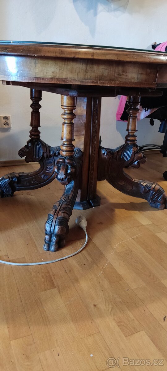 Jídelní stůl - 4