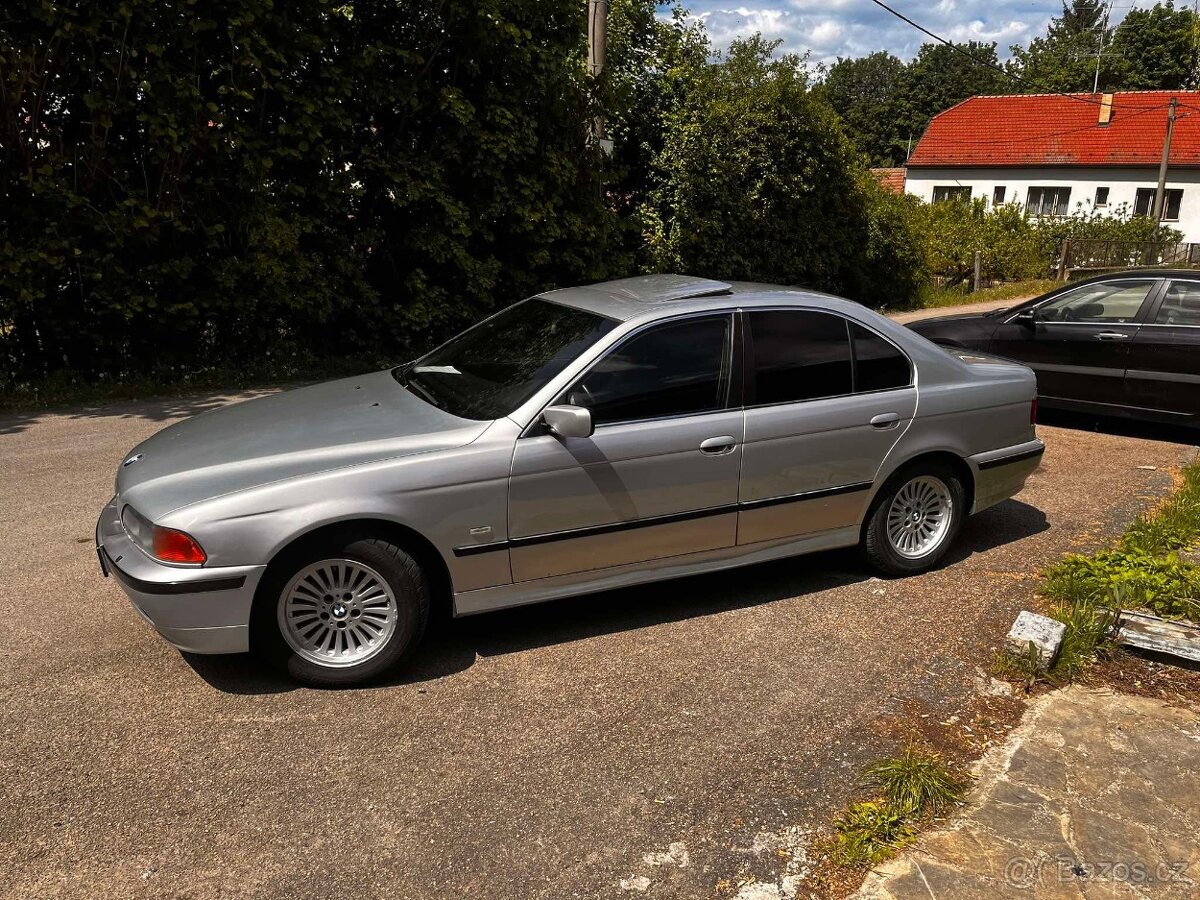 BMW e39 523i - 4