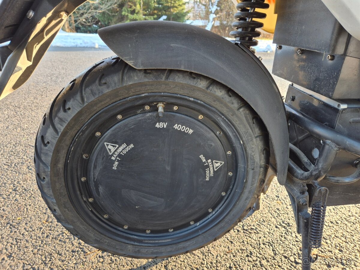 Elektrický skůtr E-max - 4