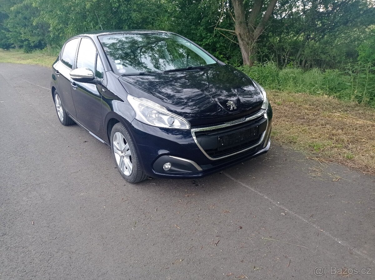 Peugeot 208 - 4
