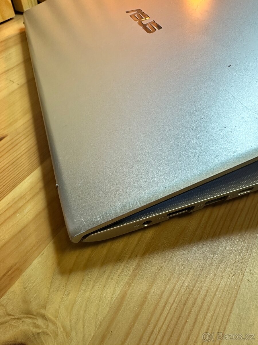 Asus Vivobook X412D
- 4