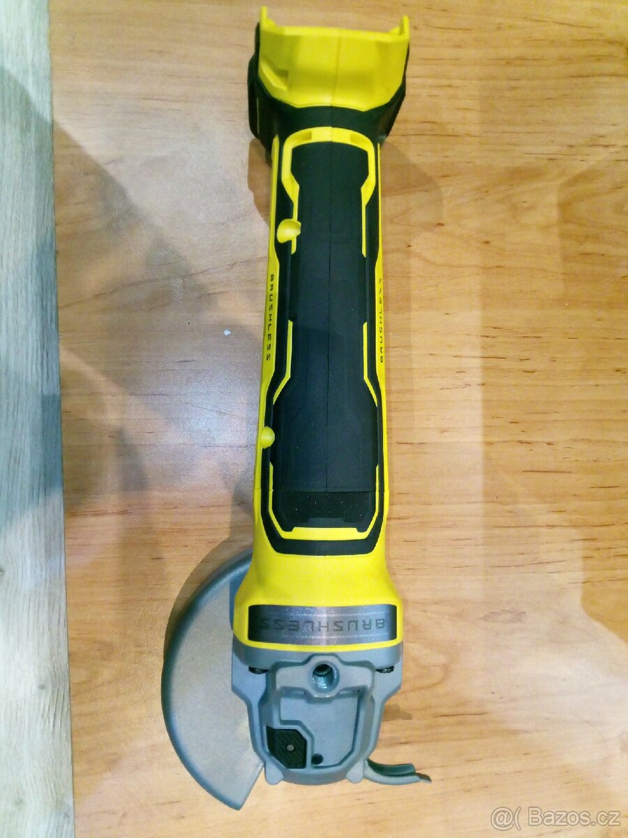 Aku rozbrušovačka Stanley Fatmax SFMCG700 - 4