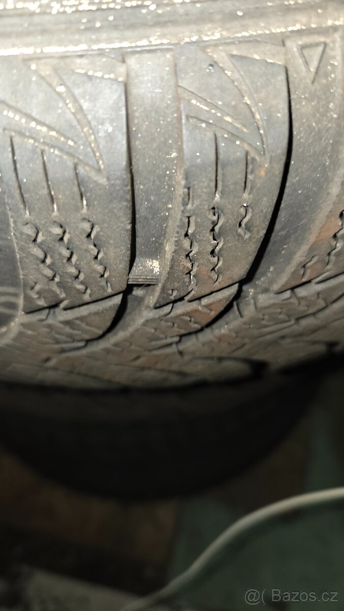 Disky včetně pneu Dacia 185/65/15 - 4