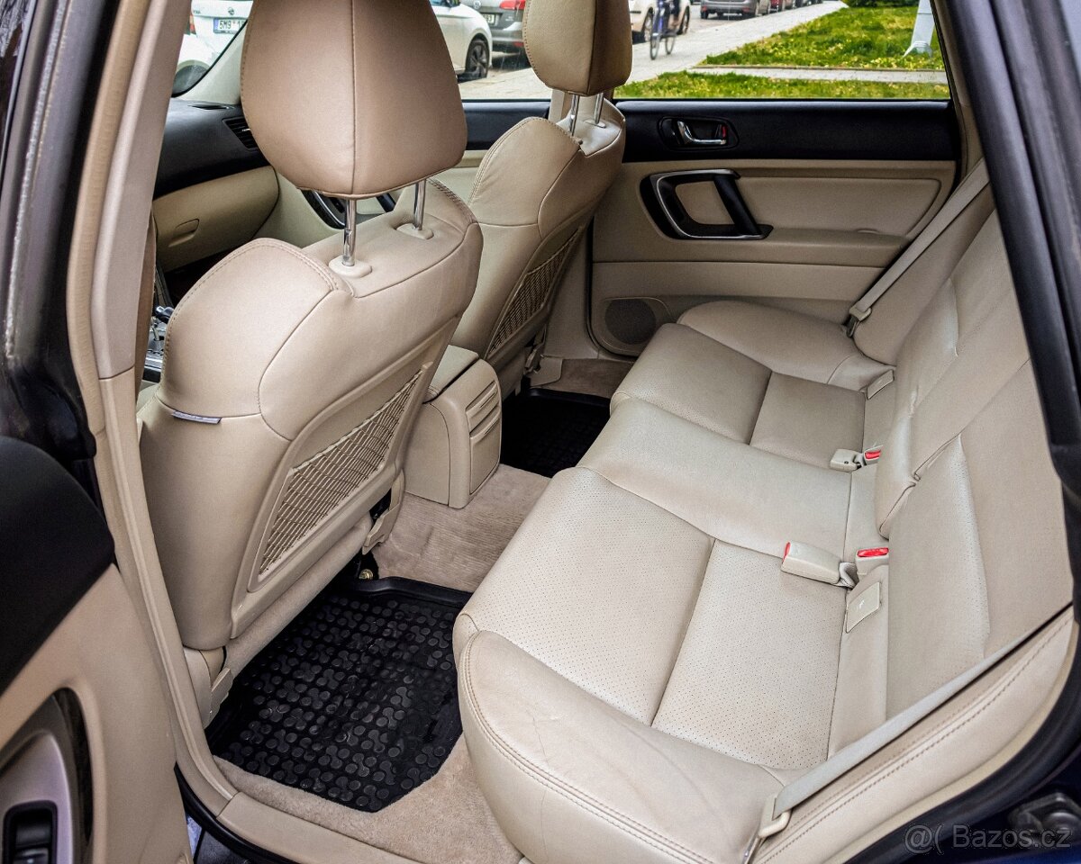 Subaru Legacy 3.0i 180 kw - 4