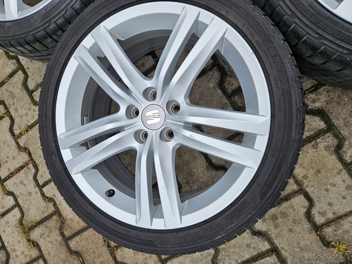 Alu kola 5x100 Letní 215/40/17 - - 4