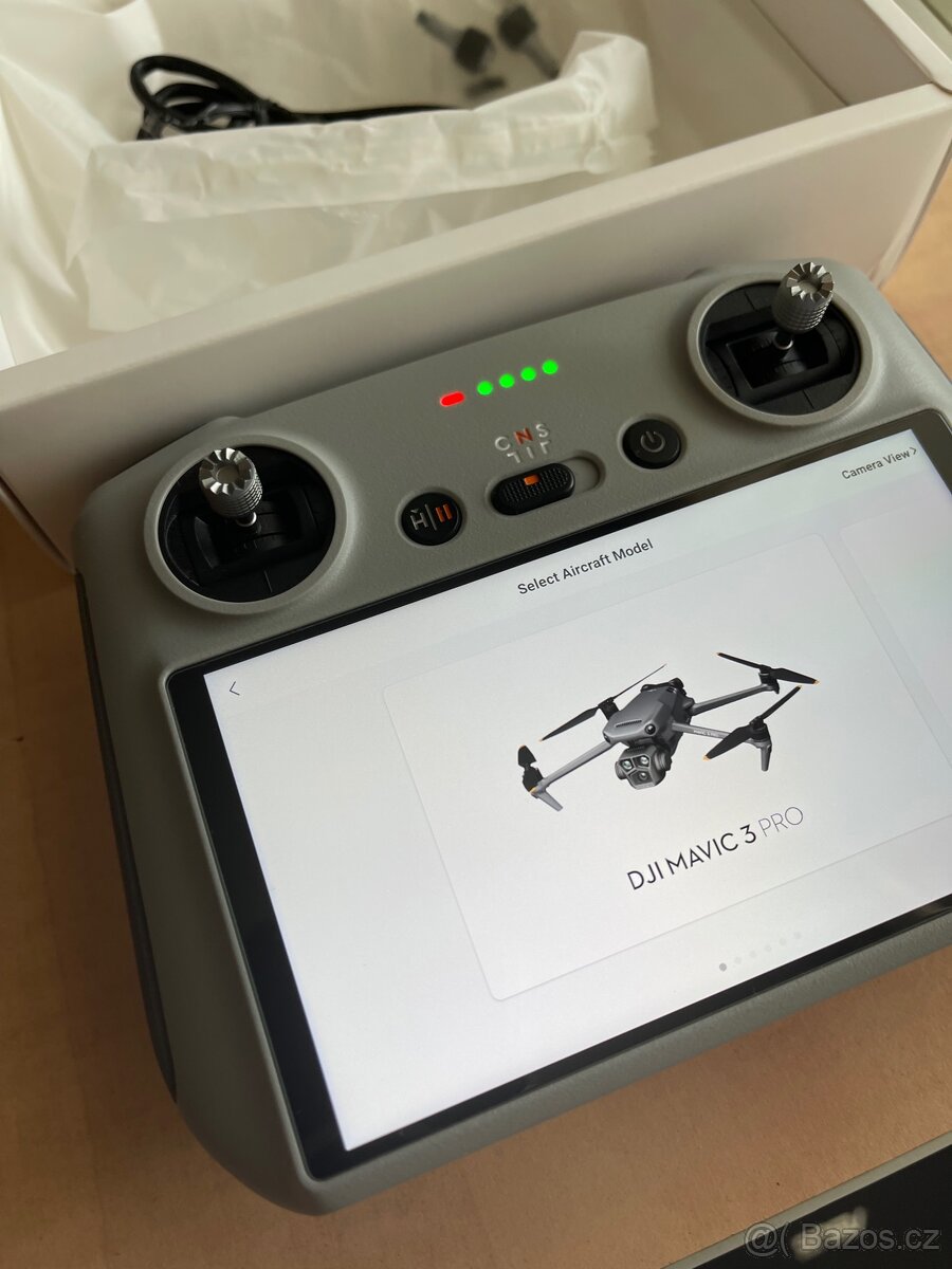 Ovladač DJI RC. - 4