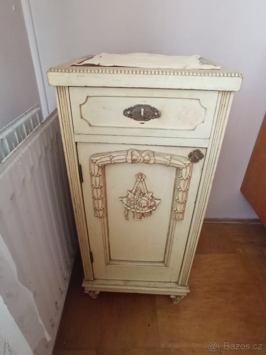 Starožitný nábytek - 4