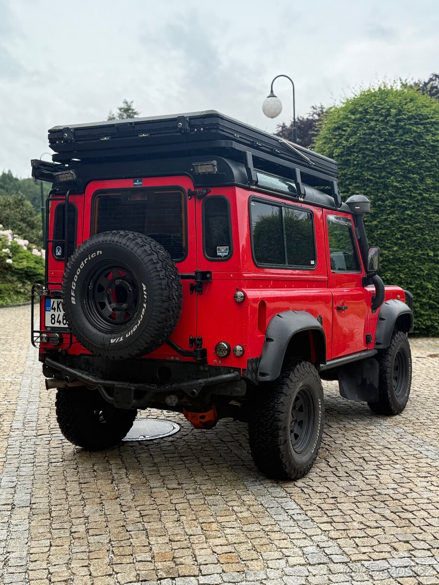 Land Rover Defender