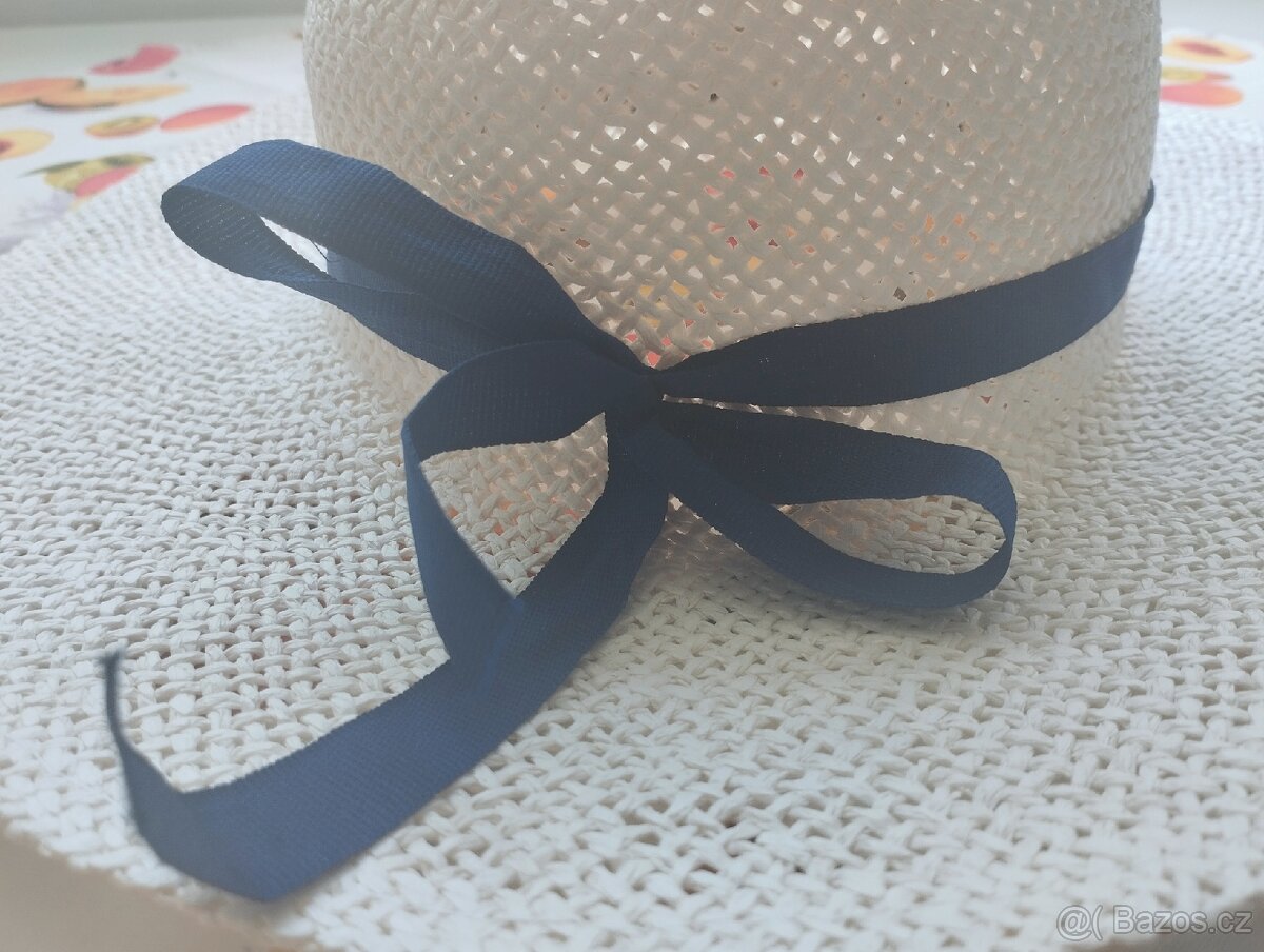 Letní bílý klobouk s mašlí - 4