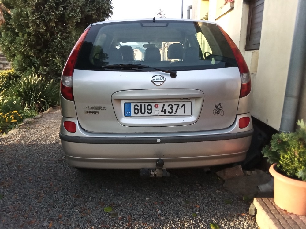 Nissan Almera Tino - 4