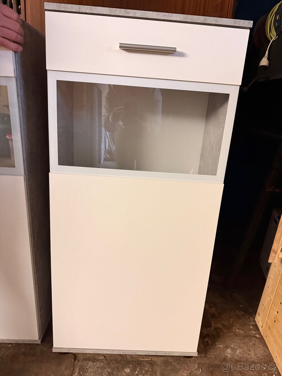 Prodej obývací stěny s poličkou a konferenčním stolkem - 4