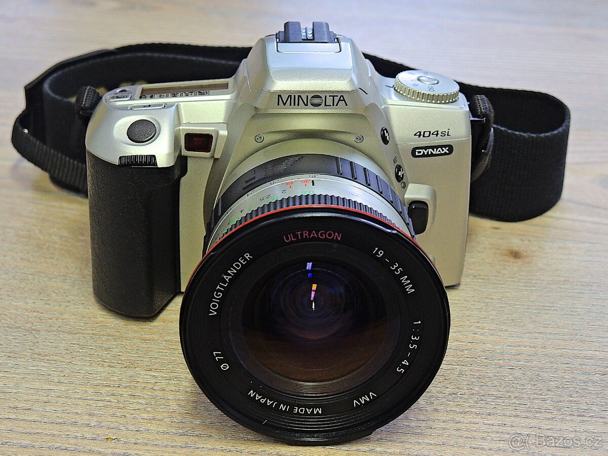 Analog Minolta Dynax 404si + Voightlander Ultragon 19-35mm - 4