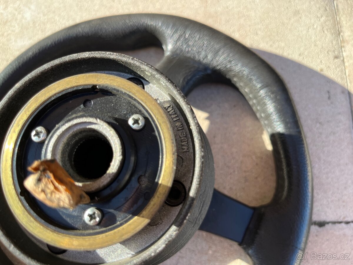 Sportovní volant Porsche 944 - 4