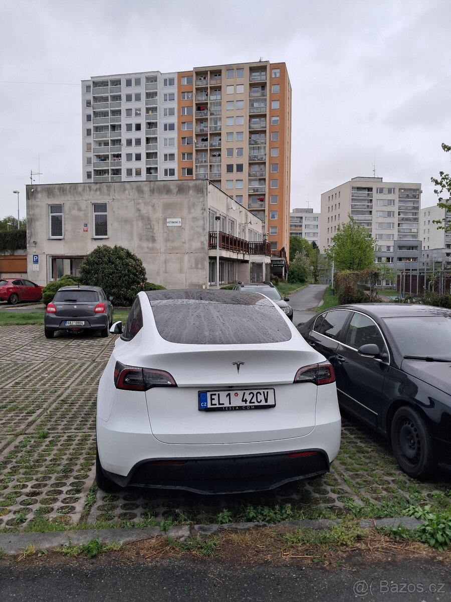 PRONÁJEM TESLY Y NA TAXI PRAHA - 4