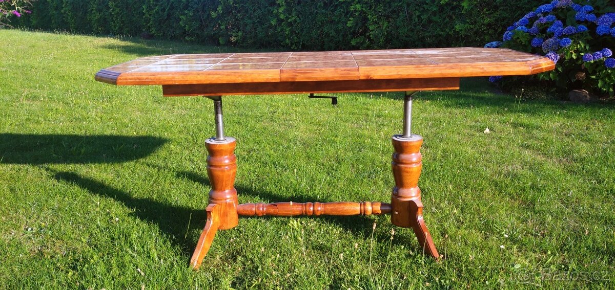 Konferenční stolek - 4