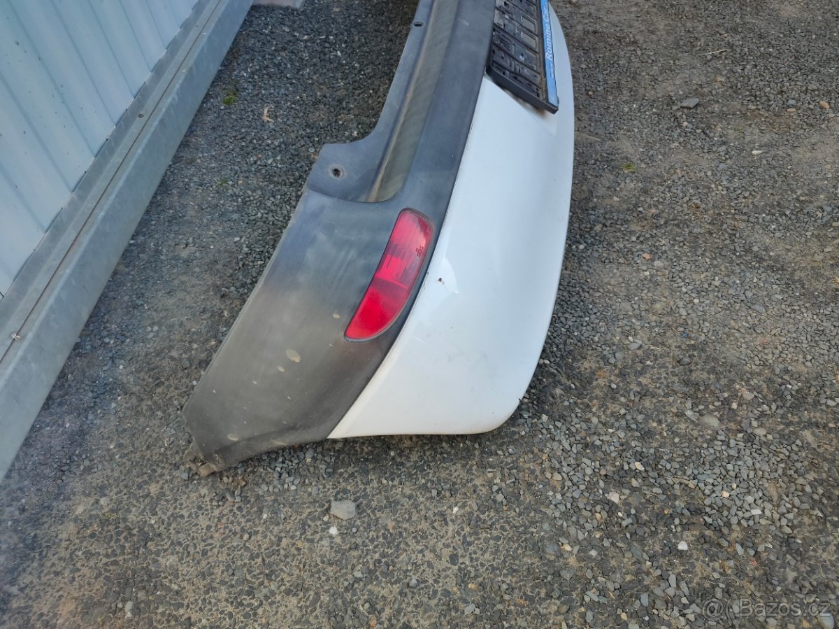 Zadní část Opel Corsa C - 4