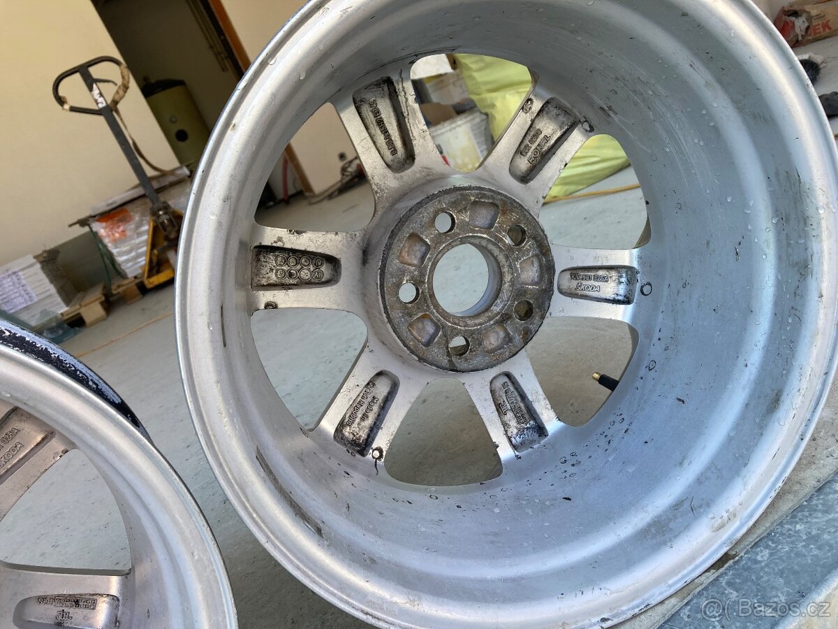 Prodám 2ks. org. 15 alu kola 5 x100 - 4