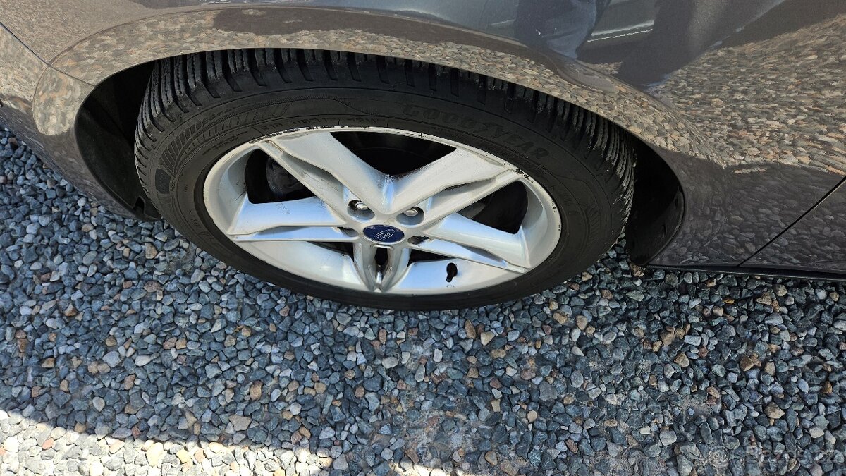 FORD FOCUS 1.5 Eco Boost - 4
