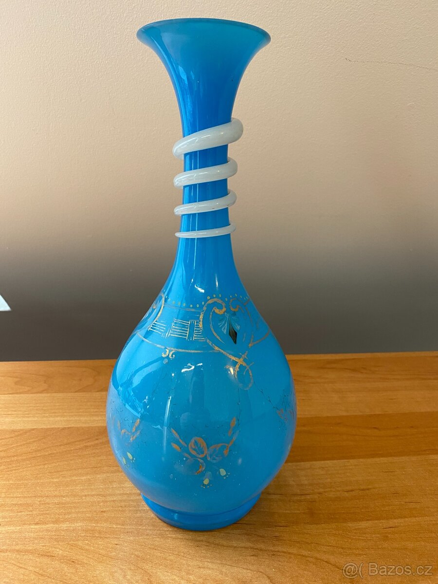 Sběratel nabízí staré skleněné vázy - 4