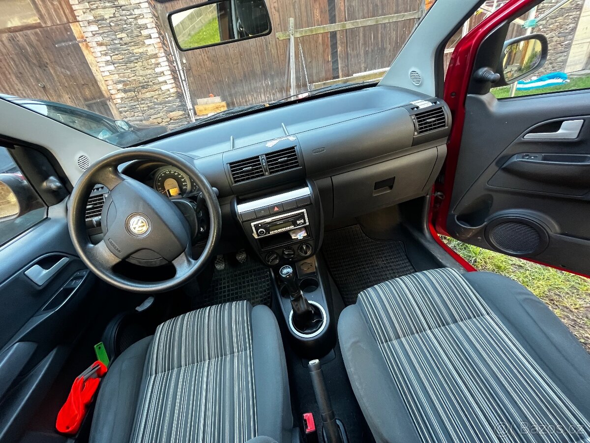 VW FOX 1.2 Benzín 40kw 3dveř - 4